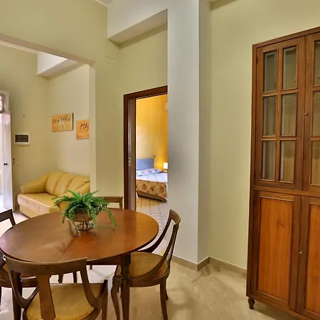 Holiday home Re Sole La - Casa U R A N O Avola